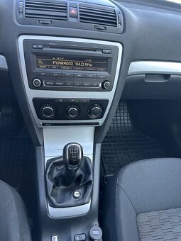 Škoda octavia 2 lift 1.6tdi combi - 12