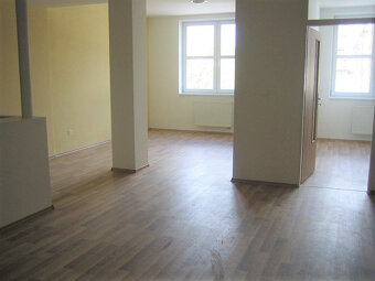 Prenájom veľkého 2 - izbového bytu Bytčická ulica - 12