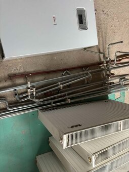 plastove okna + dvere ,plynovy kotol ,radiatory - 12