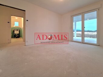 Predám 4izbový bungalov Ruskov,kolaudácia,652m2,Ruskov, len  - 12