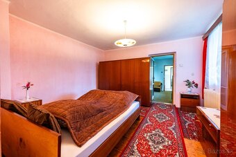 Rodinný dom so srdcom dediny a veľkou záhradou – Brunovce - 12