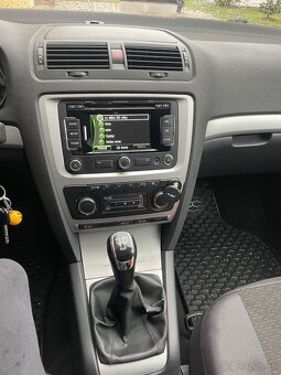 Predám Škoda octavia2 fl 1,6tdi 77kw cayc r.v2012 - 12