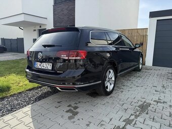 Volkswagen Passat Variant 2.0 TDI Elegance 4Motion DSG - 12