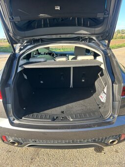 JAGUAR E-PACE 2,0 D 8/2018 automat 4x4 - 12