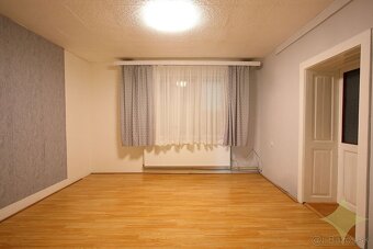 REZERVOVANÉ - Čiastočne zrekonštruovaný rodinný dom s letnou - 12