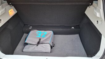 Prodám Renault ZOE (vůz pro sběratele/muzea) - 12