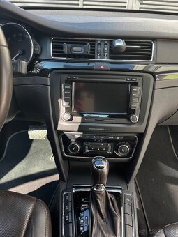 Superb Laurin & Klement - 12