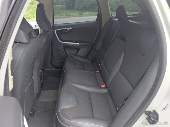 Volvo XC60 D5 AWD Momentum Geartronic - 12