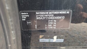 BMW 318 D SEDAN - 12