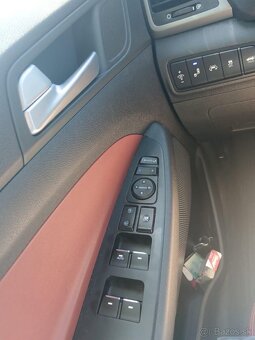 Hyundai tucson 2.0 CRDI 4x4 manuál - 12