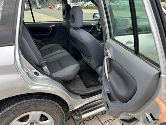 Toyota RAV4 2.0 VVTi naj. 112t 4x4 ČR - 12