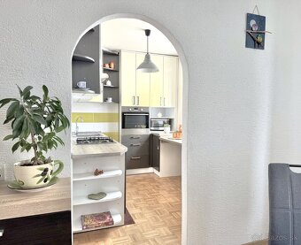 NA PREDAJ | 3 izbový byt s balkónom, 75 m2,  CENTRUM - 12