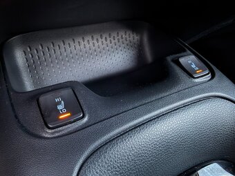 Toyota Corolla 1.5 Dynamic Force Comfort, odpočet DPH, 2022 - 12