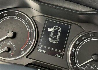 Škoda Kamiq TSI 85kW DSG 43tKm benzín automat 85 kw - 12