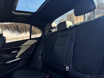 Mercedes-Benz C220 Sedan - 12