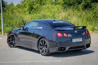 Nissan GT-R 2008 - 12