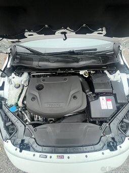 Predám Volvo v40 ročník 2017 - 12