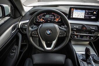 BMW Rad 5 530d mHEV xDrive A/T - 12
