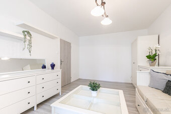 Zariadený, zrekonštruovaný 4 izb.byt 79 m2, balkón, pivnica. - 12