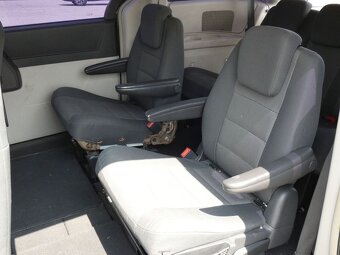 Chrysler Grand Voyager 2.8 CRD NA OPRAVU NEBO ND - 12