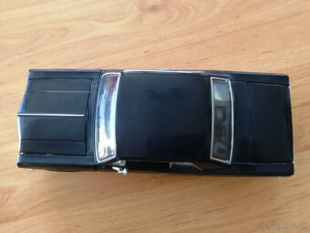 predam modely americkych aut (2) - 12