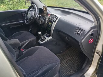 Predám Hyundai tucson 4x4 diesel - 12