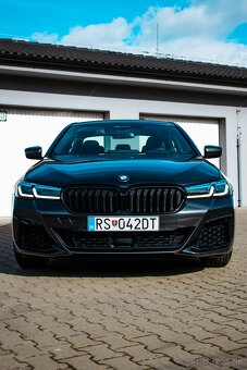 BMW 540i xDrive Sedan (G30) – 11/2022 – MAX VÝBAVA – TOP STA - 12