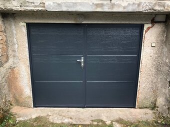 Dvojkrídlová garážová brana - 12
