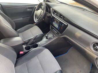 Toyota Auris hybrid 1.8 CVT Automat - 12