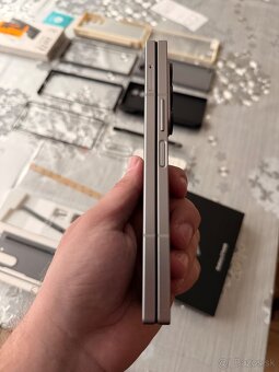 Z Fold 6 - 12