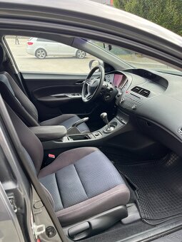 Honda Civic 1.4 benzín, 2009, 73 kW, 233567 km - 12