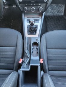 Predám  Škoda Octavia Combi 2.0 TDI Team - 12