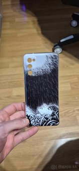 Rôzne anime kryty na mobil - 12