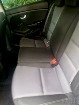 Hyundai i30 hatchback 1.4 diesel 66kw 2013 2014 šedá metalíz - 12