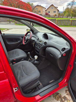 Toyota Yaris 2003 - 12