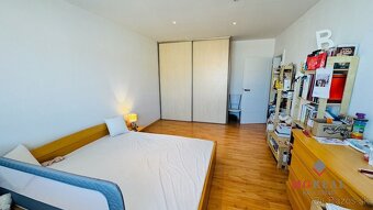 Na predaj veľkometrážny 2-izbový byt 63 m2 s balkónom a špaj - 12