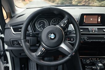 BMW rad 2 Active Tourer 218i Sport Line A/T - 12