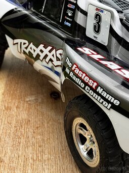 Traxxas slash - 12