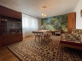 Na predaj rodinný dom 312 m2 so 738 m2 záhradou vo... - 12