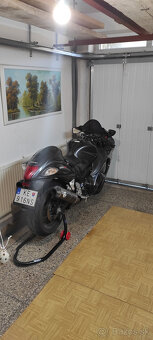 Suzuki GSX1300R Hayabusa - 12