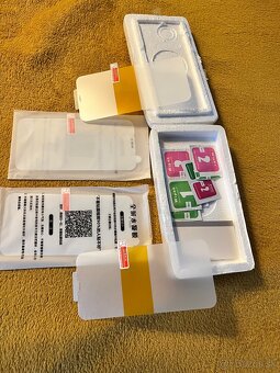 Iphone XR, 64 gb. - 12