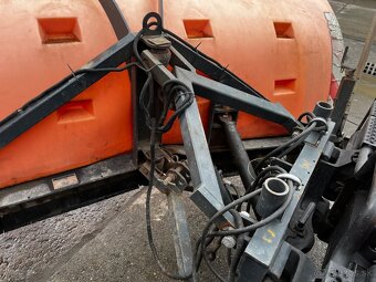 MB UNIMOG U 300 4X4 - 12