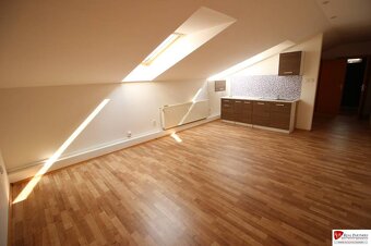 REB.sk ponúka na predaj budovu - centrum Senca - NOVÁ SUPER  - 12