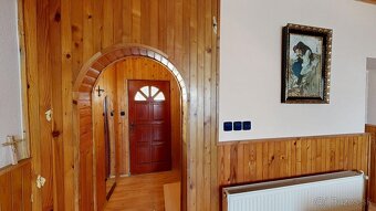 Na predaj priestranný 4-izbový rodinný dom so záhradou – výb - 12