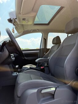 Volkswagen Touran - 12