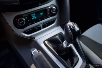 Ford Focus 1.0 l, 125k, manuál, vybava Trend, 80 645 km - 12