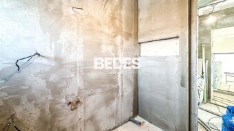 BEDES | Moderný 2 izbový byt s terasou v novostavbe, parking - 12