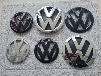Farebné a chrómové znaky / emblémy / logo na VOLKSWAGEN - 12