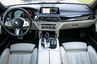 BMW Rad 7 740d xDrive A/T - 12