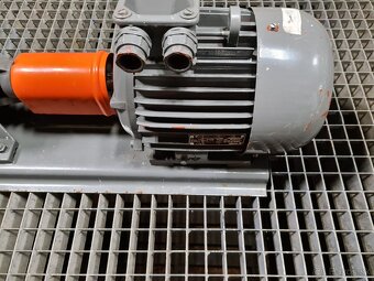Predám el.motory na vodné čerpadlá 1,5kW 1410ot - 12